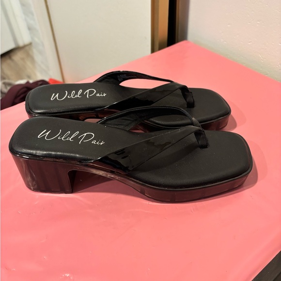 Women’s black sandals, wild pair size 7, new - Picture 1 of 4